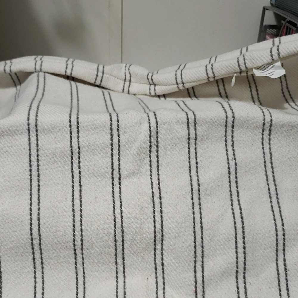 ARTISTIC Accents Stitch‎ Design Striped White and Gray Throw Pillow Cover (4)